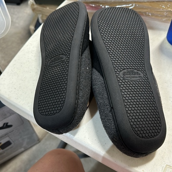 Slippers - Picture 4 of 6